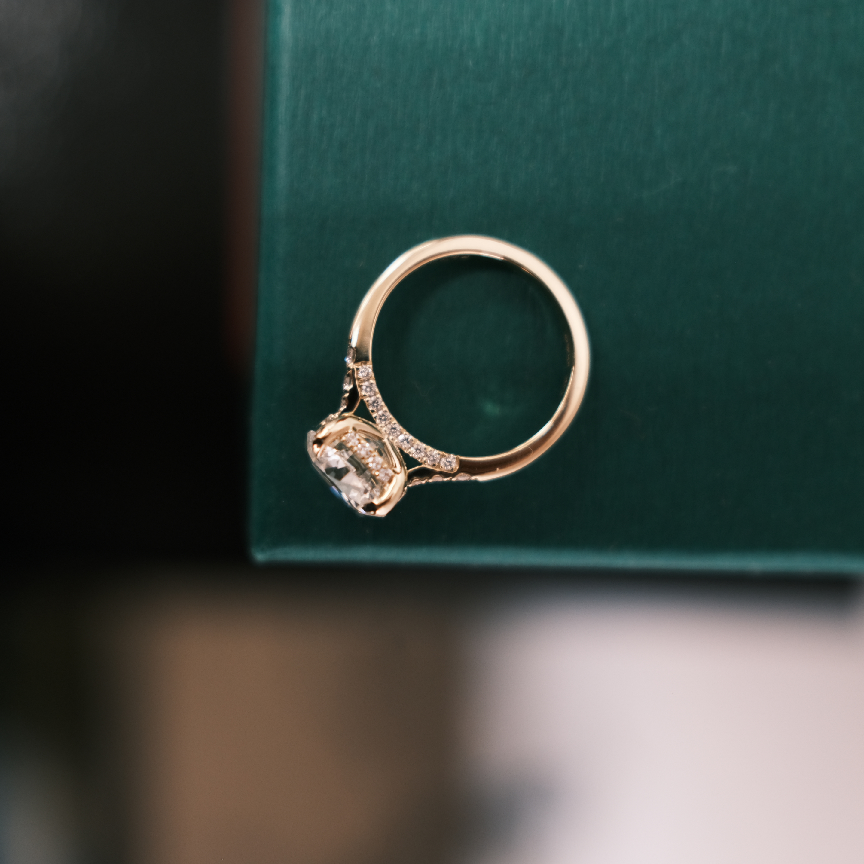 AU custom ring on green box